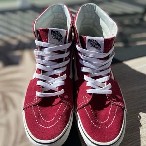 VANS ♥️ Suade SK8-Hi Burgundy Hi Tops Unisex M8 / W9.5